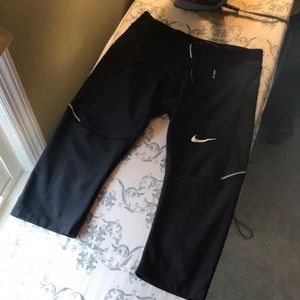 NIKE crop leggings